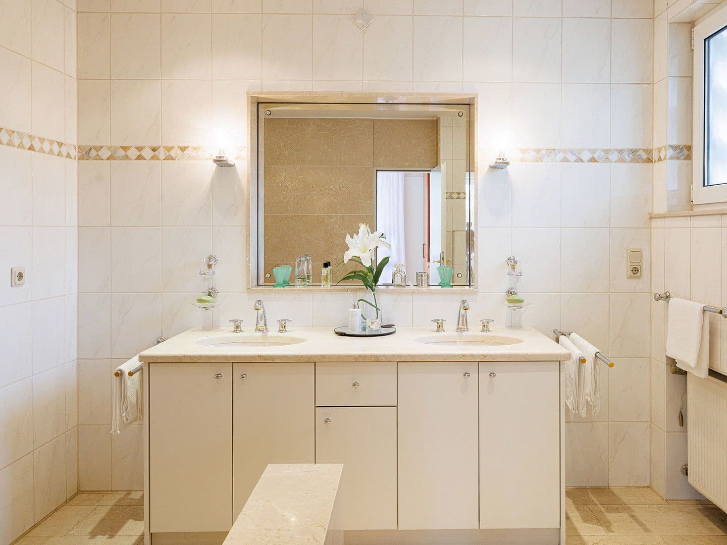 Pronájem bytu 5+1 198 m², Much, Severní Porýní-Vestfálsko Pronájem bytu 5+1 198 m², Much, Severní Porýní-Vestfálsko