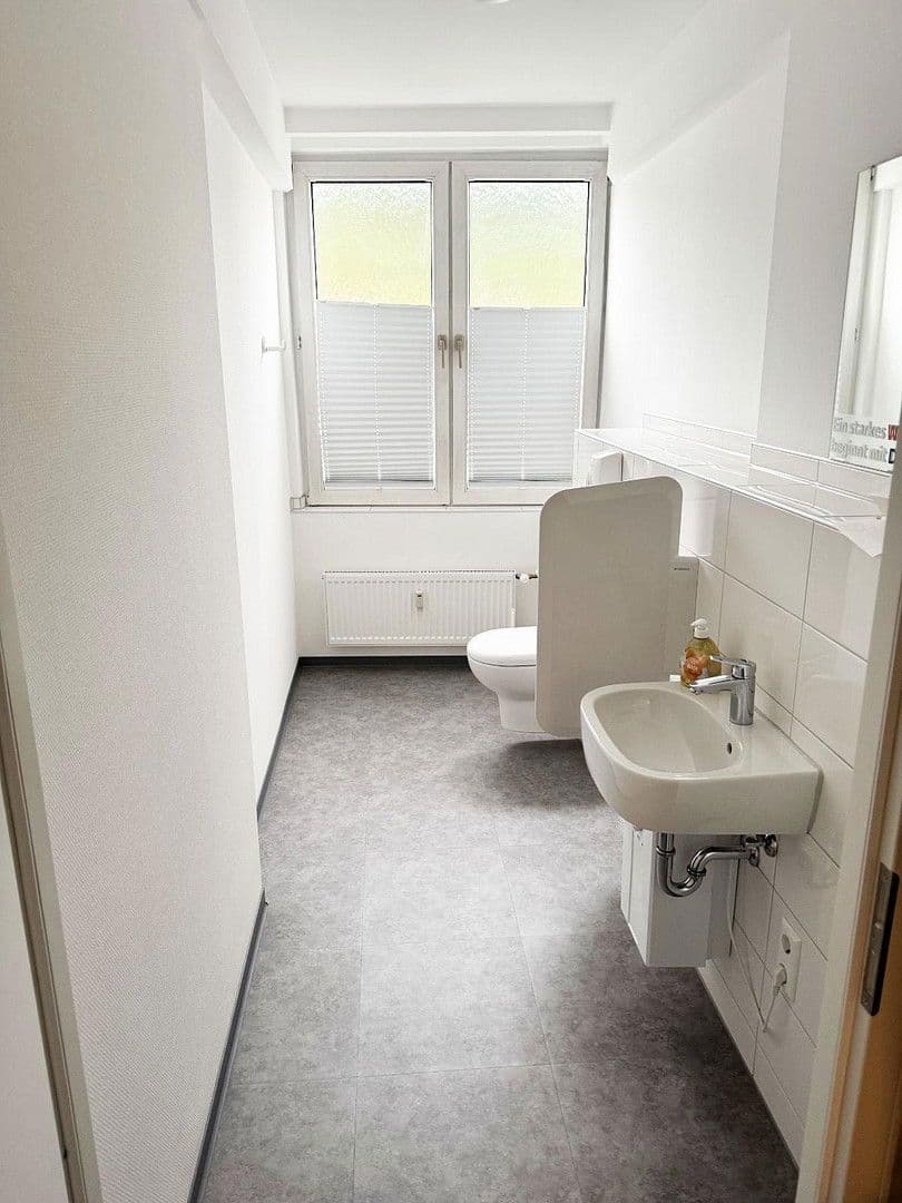 Pronájem kanceláře 90 m², Hauptstraße 9, Mosbach, Bádensko-Württembersko Pronájem kanceláře 90 m², Hauptstraße 9, Mosbach, Bádensko-Württembersko