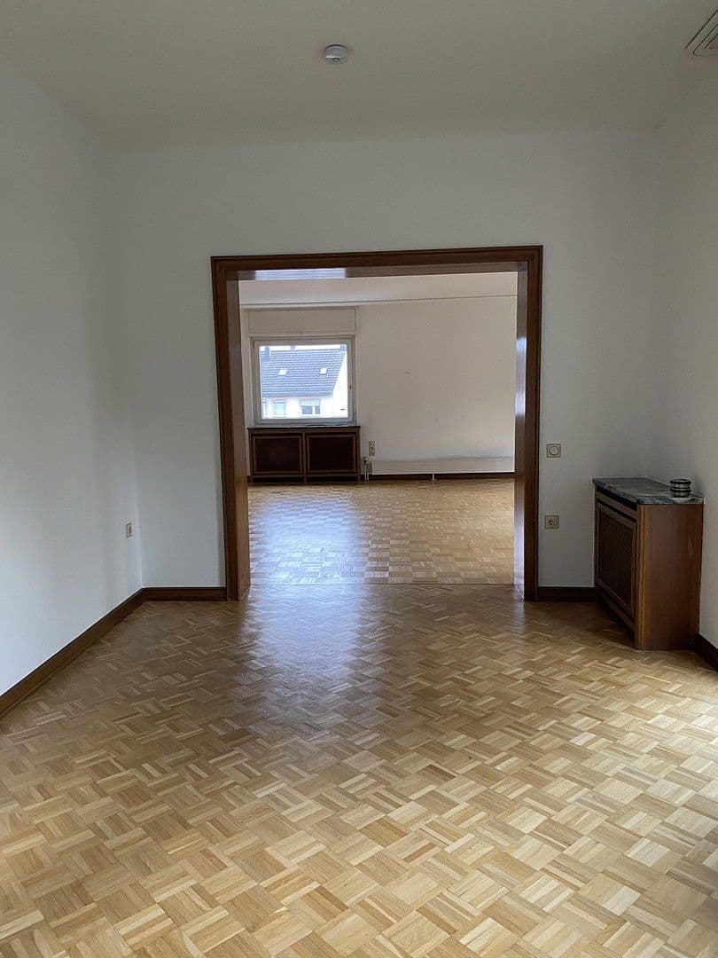 Pronájem bytu 3+1 175 m², Remscheid, Severní Porýní-Vestfálsko Pronájem bytu 3+1 175 m², Remscheid, Severní Porýní-Vestfálsko