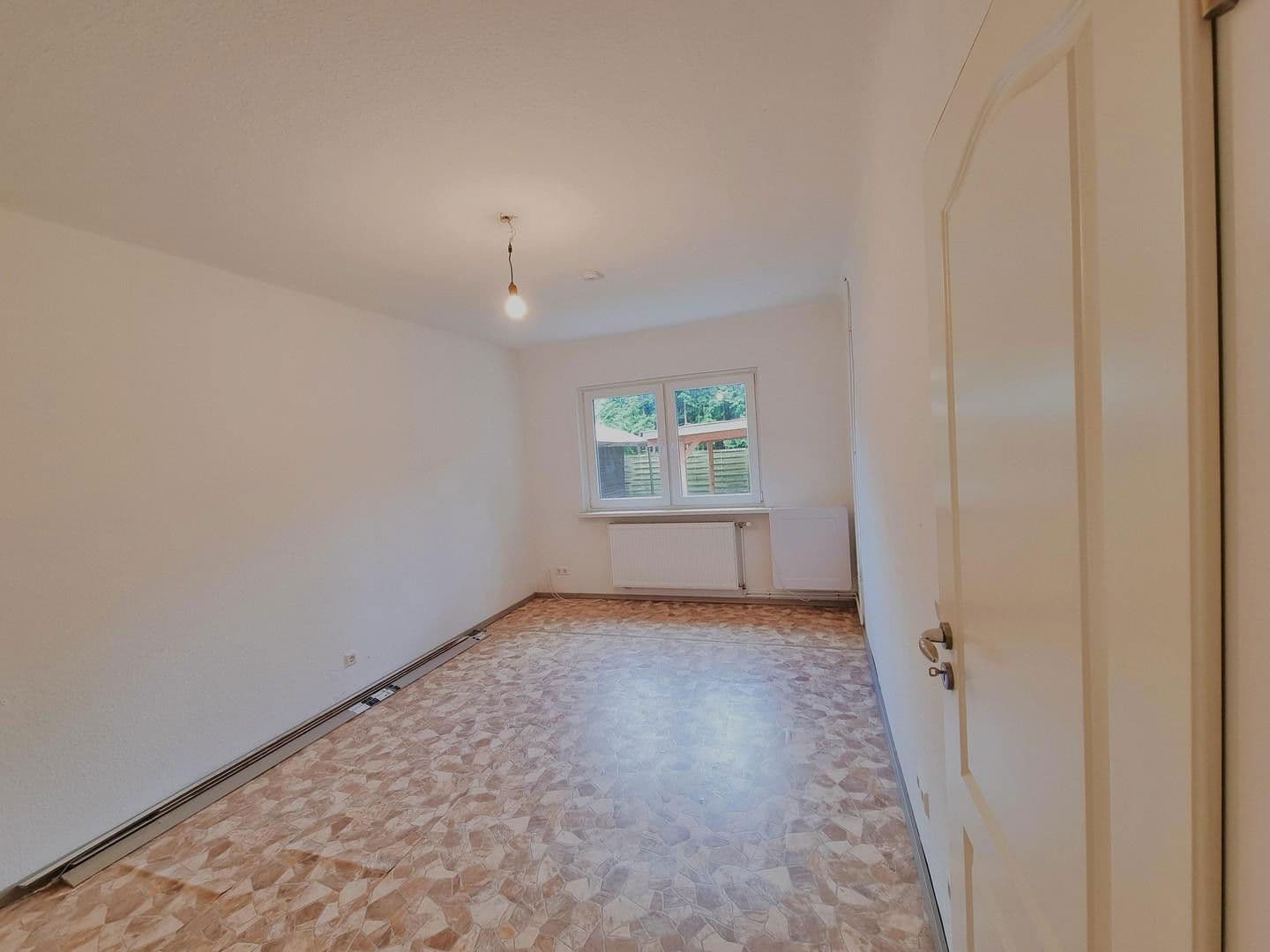 Prodej domu 105 m², pozemek 376 m², Eppenbrunner Weg, Berlin, Berlín Prodej domu 105 m², pozemek 376 m², Eppenbrunner Weg, Berlin, Berlín
