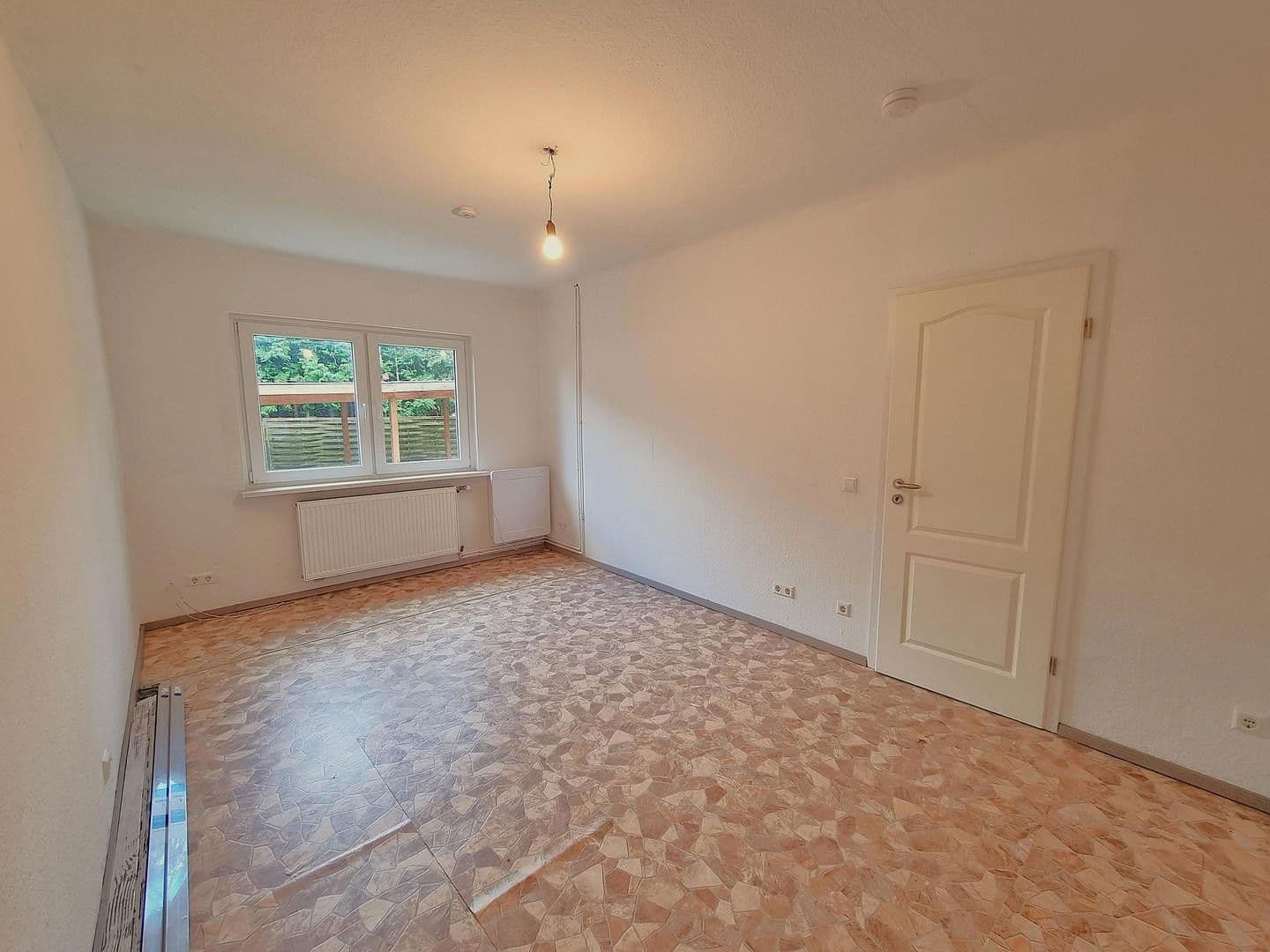 Prodej domu 105 m², pozemek 376 m², Eppenbrunner Weg, Berlin, Berlín Prodej domu 105 m², pozemek 376 m², Eppenbrunner Weg, Berlin, Berlín