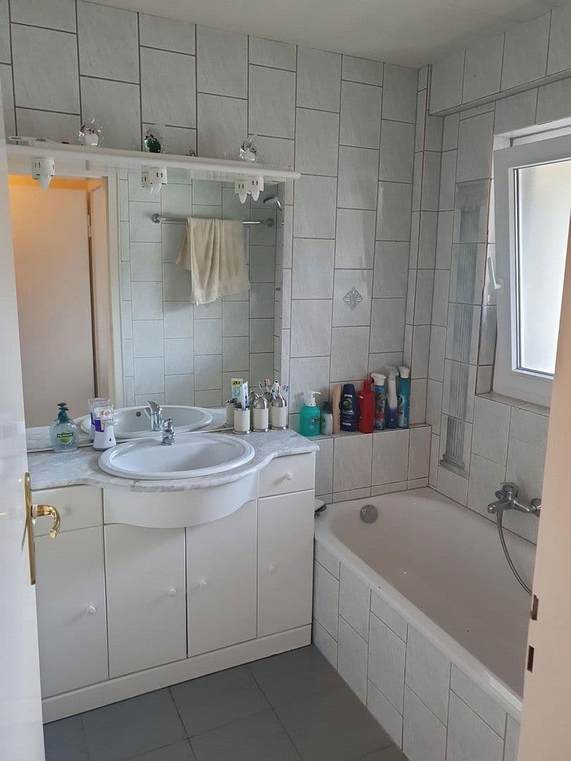 Prodej domu 260 m², pozemek 1.183 m², Häglesweg 14, Neuenbürg, Bádensko-Württembersko Prodej domu 260 m², pozemek 1.183 m², Häglesweg 14, Neuenbürg, Bádensko-Württembersko