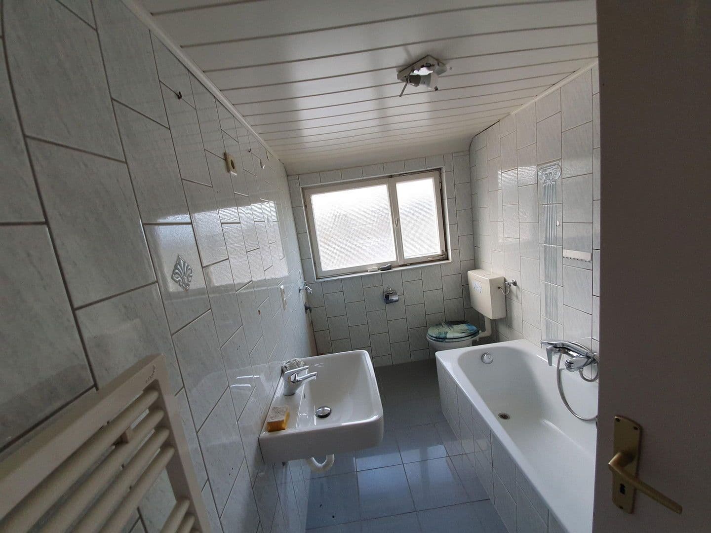 Prodej domu 260 m², pozemek 1.183 m², Häglesweg 14, Neuenbürg, Bádensko-Württembersko Prodej domu 260 m², pozemek 1.183 m², Häglesweg 14, Neuenbürg, Bádensko-Württembersko