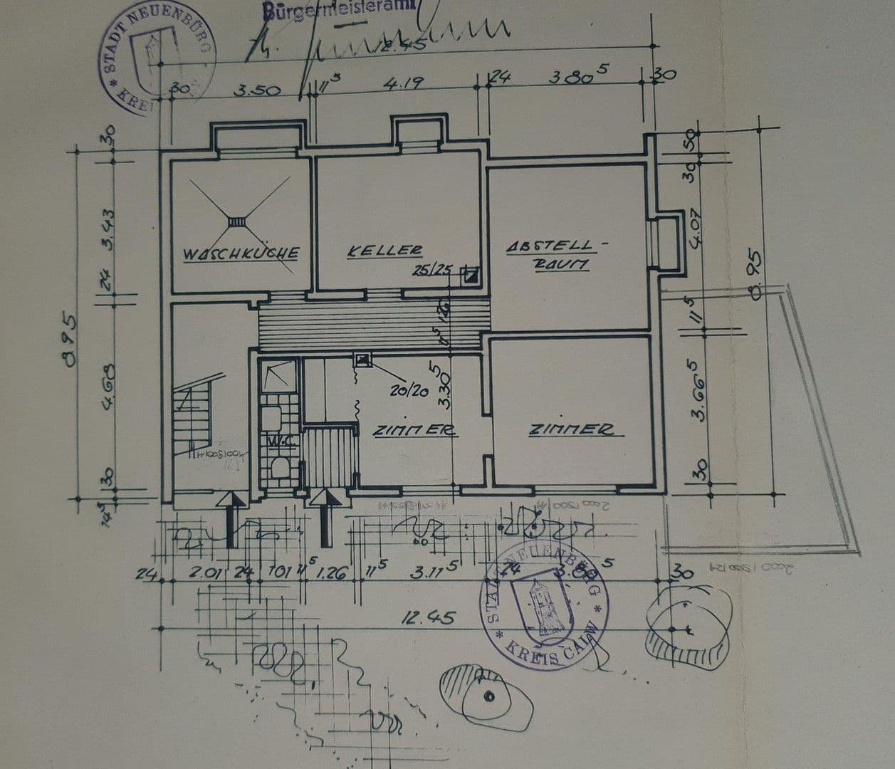 Prodej domu 260 m², pozemek 1.183 m², Häglesweg 14, Neuenbürg, Bádensko-Württembersko Prodej domu 260 m², pozemek 1.183 m², Häglesweg 14, Neuenbürg, Bádensko-Württembersko