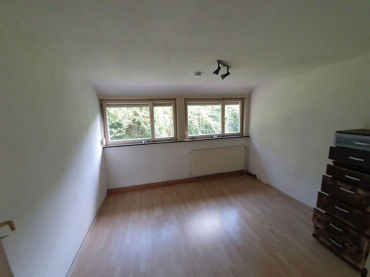 Prodej domu 260 m², pozemek 1.183 m², Häglesweg 14, Neuenbürg, Bádensko-Württembersko Prodej domu 260 m², pozemek 1.183 m², Häglesweg 14, Neuenbürg, Bádensko-Württembersko