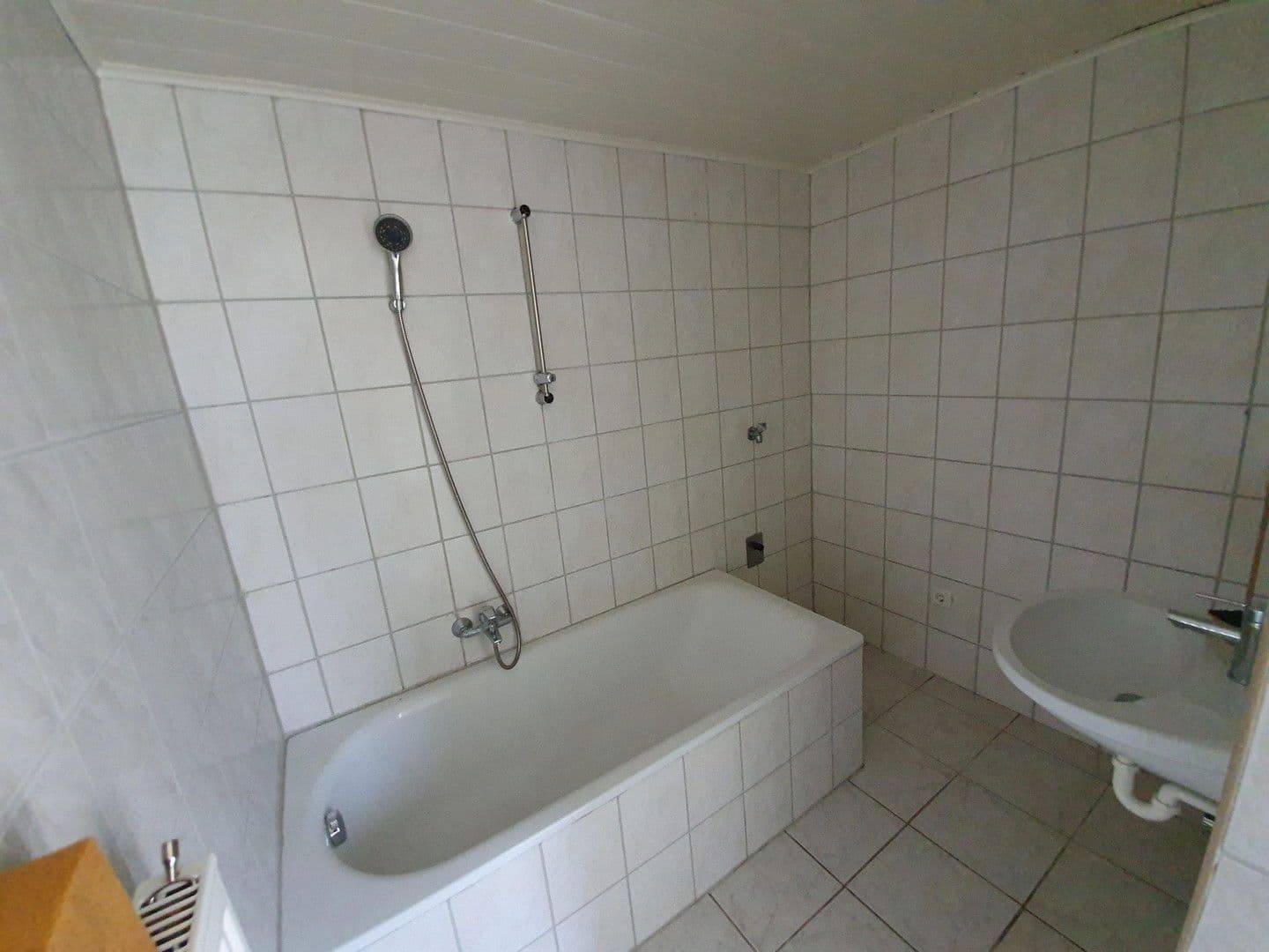 Prodej domu 260 m², pozemek 1.183 m², Häglesweg 14, Neuenbürg, Bádensko-Württembersko Prodej domu 260 m², pozemek 1.183 m², Häglesweg 14, Neuenbürg, Bádensko-Württembersko