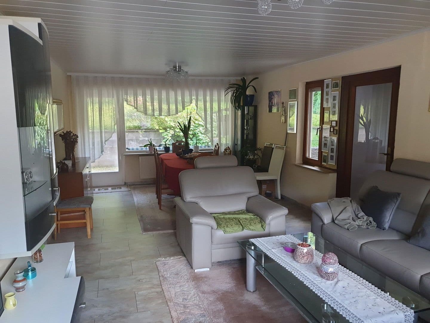 Prodej domu 260 m², pozemek 1.183 m², Häglesweg 14, Neuenbürg, Bádensko-Württembersko Prodej domu 260 m², pozemek 1.183 m², Häglesweg 14, Neuenbürg, Bádensko-Württembersko