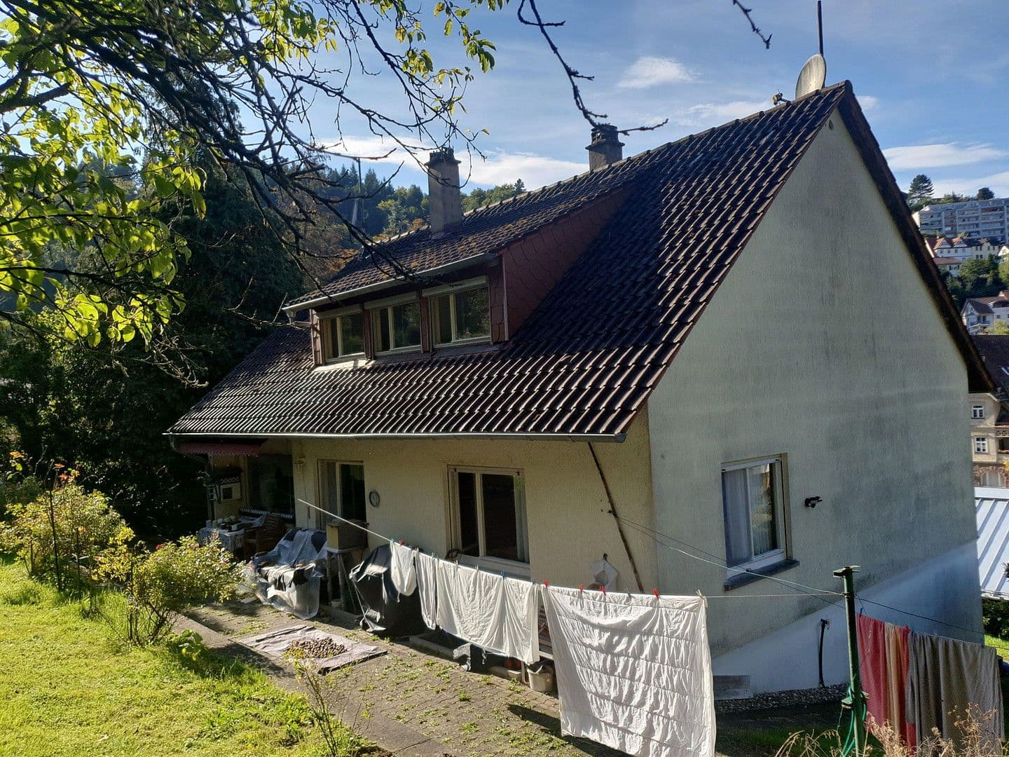 Prodej domu 260 m², pozemek 1.183 m², Häglesweg 14, Neuenbürg, Bádensko-Württembersko Prodej domu 260 m², pozemek 1.183 m², Häglesweg 14, Neuenbürg, Bádensko-Württembersko