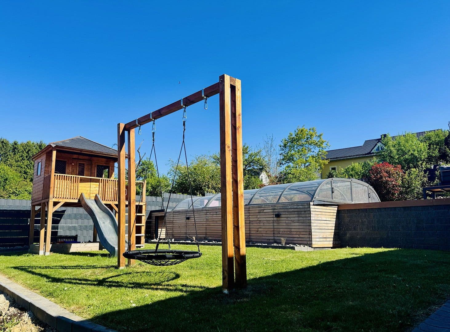 Prodej domu 205 m², pozemek 1.100 m², Steiningen, Porýní-Falc Prodej domu 205 m², pozemek 1.100 m², Steiningen, Porýní-Falc