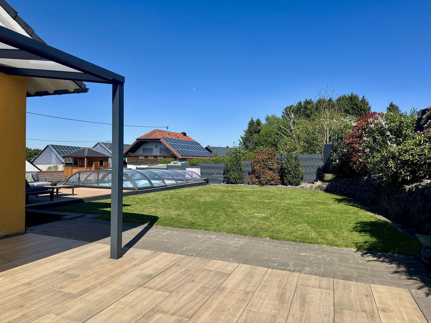 Prodej domu 205 m², pozemek 1.100 m², Steiningen, Porýní-Falc Prodej domu 205 m², pozemek 1.100 m², Steiningen, Porýní-Falc