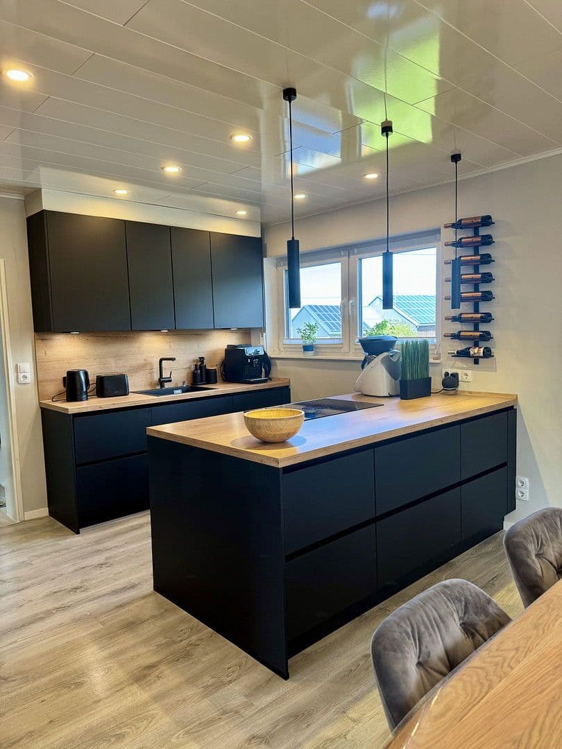 Prodej domu 205 m², pozemek 1.100 m², Steiningen, Porýní-Falc Prodej domu 205 m², pozemek 1.100 m², Steiningen, Porýní-Falc