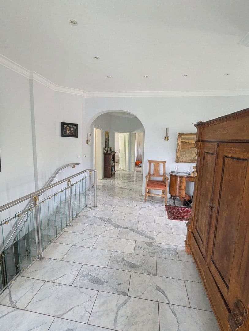 Pronájem domu 170 m², pozemek 3.000 m², Rinteln, Dolní Sasko Pronájem domu 170 m², pozemek 3.000 m², Rinteln, Dolní Sasko