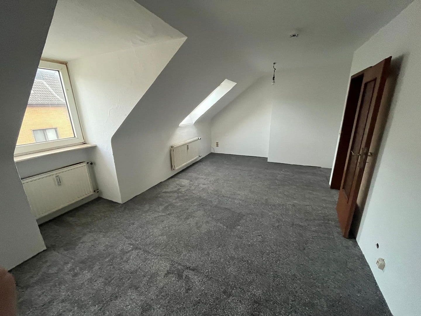 Pronájem bytu 2+1 65 m², Grabenstraße 6, Duisburg, Severní Porýní-Vestfálsko Pronájem bytu 2+1 65 m², Grabenstraße 6, Duisburg, Severní Porýní-Vestfálsko