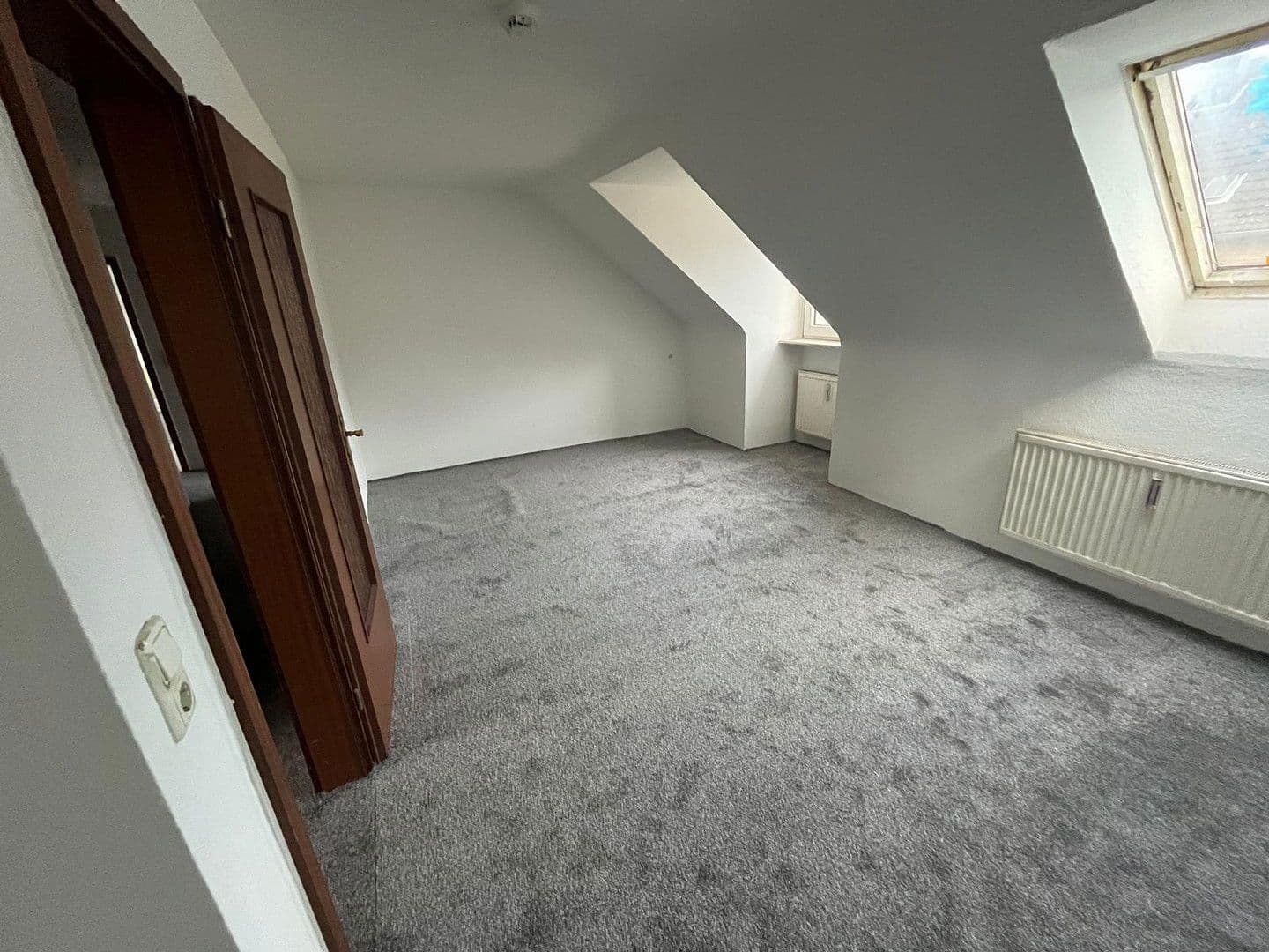 Pronájem bytu 2+1 65 m², Grabenstraße 6, Duisburg, Severní Porýní-Vestfálsko Pronájem bytu 2+1 65 m², Grabenstraße 6, Duisburg, Severní Porýní-Vestfálsko