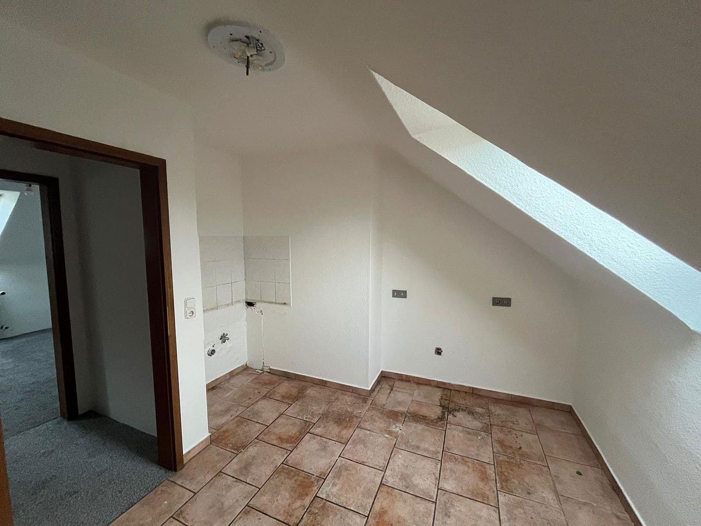 Pronájem bytu 2+1 65 m², Grabenstraße 6, Duisburg, Severní Porýní-Vestfálsko Pronájem bytu 2+1 65 m², Grabenstraße 6, Duisburg, Severní Porýní-Vestfálsko