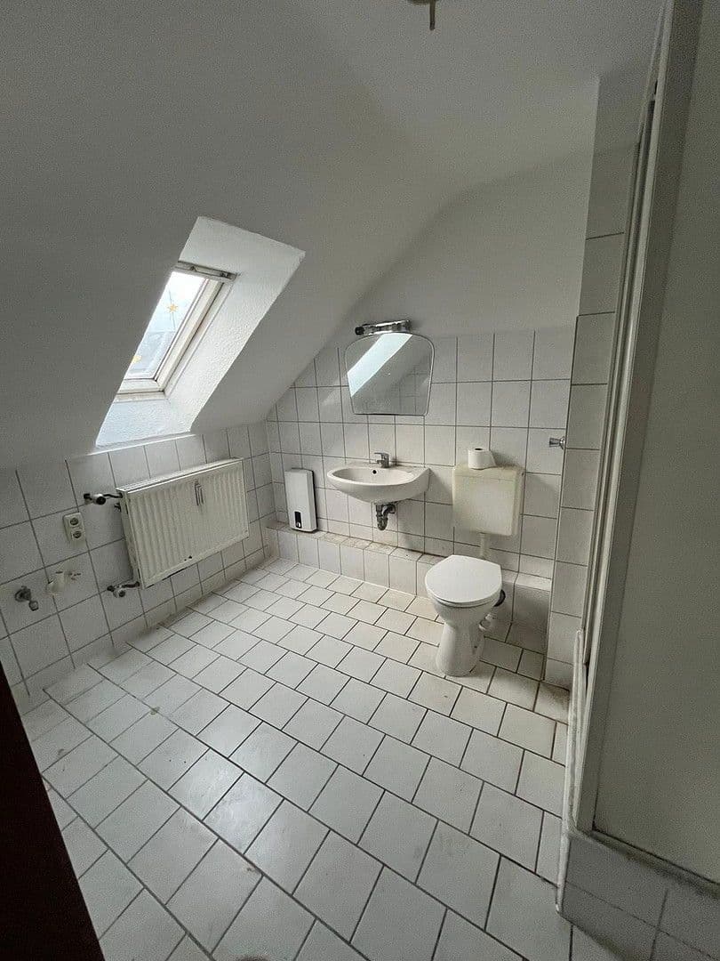 Pronájem bytu 2+1 65 m², Grabenstraße 6, Duisburg, Severní Porýní-Vestfálsko Pronájem bytu 2+1 65 m², Grabenstraße 6, Duisburg, Severní Porýní-Vestfálsko