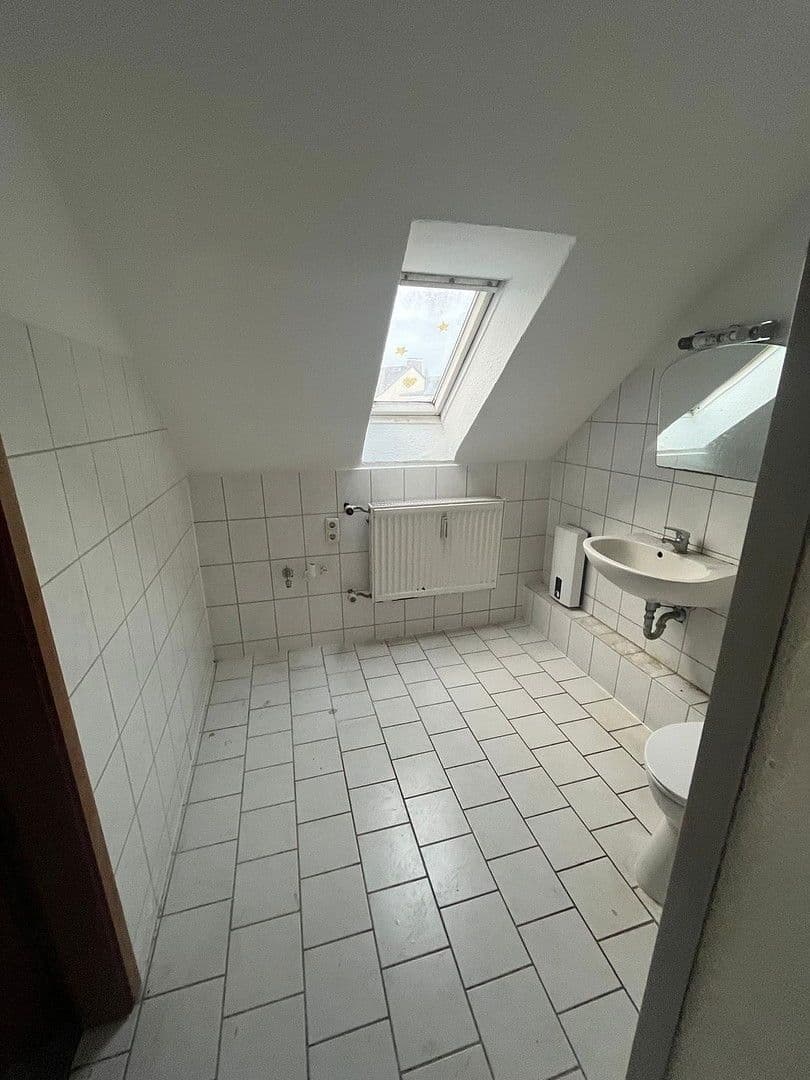 Pronájem bytu 2+1 65 m², Grabenstraße 6, Duisburg, Severní Porýní-Vestfálsko Pronájem bytu 2+1 65 m², Grabenstraße 6, Duisburg, Severní Porýní-Vestfálsko