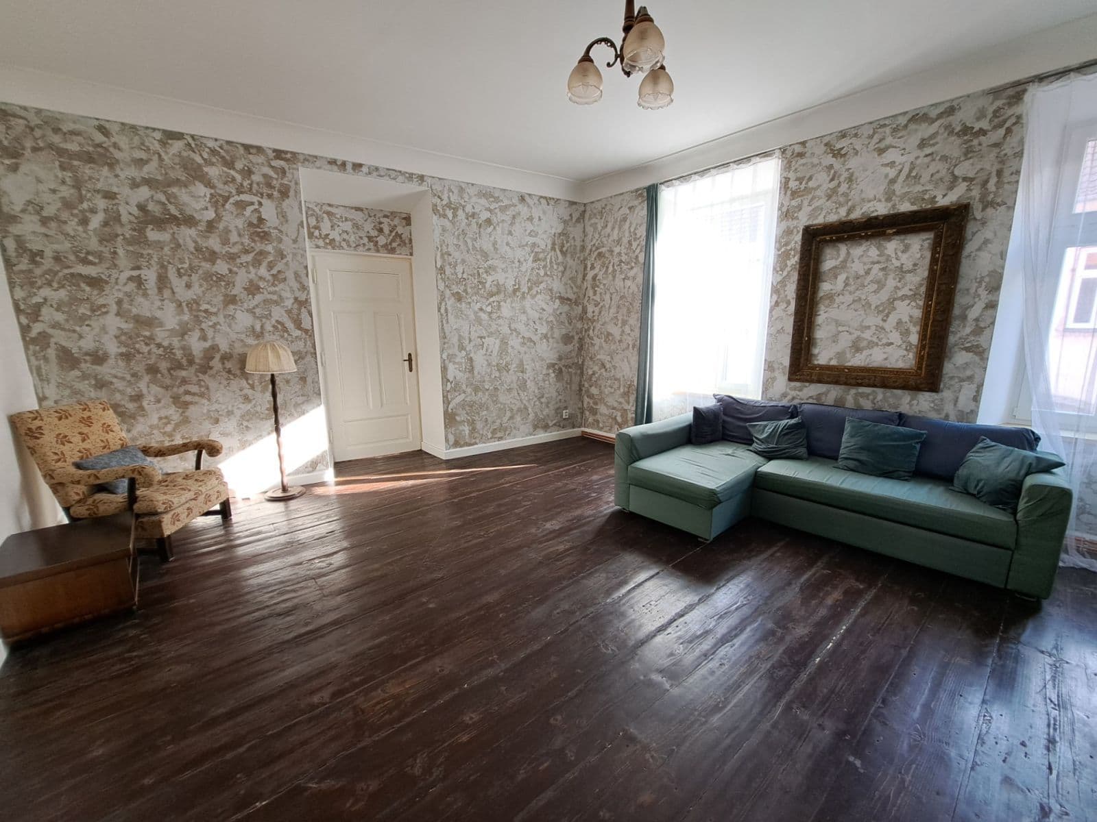 Pronájem bytu 3+1 105 m², Žatecká, Jesenice, Středočeský kraj Pronájem bytu 3+1 105 m², Žatecká, Jesenice, Středočeský kraj