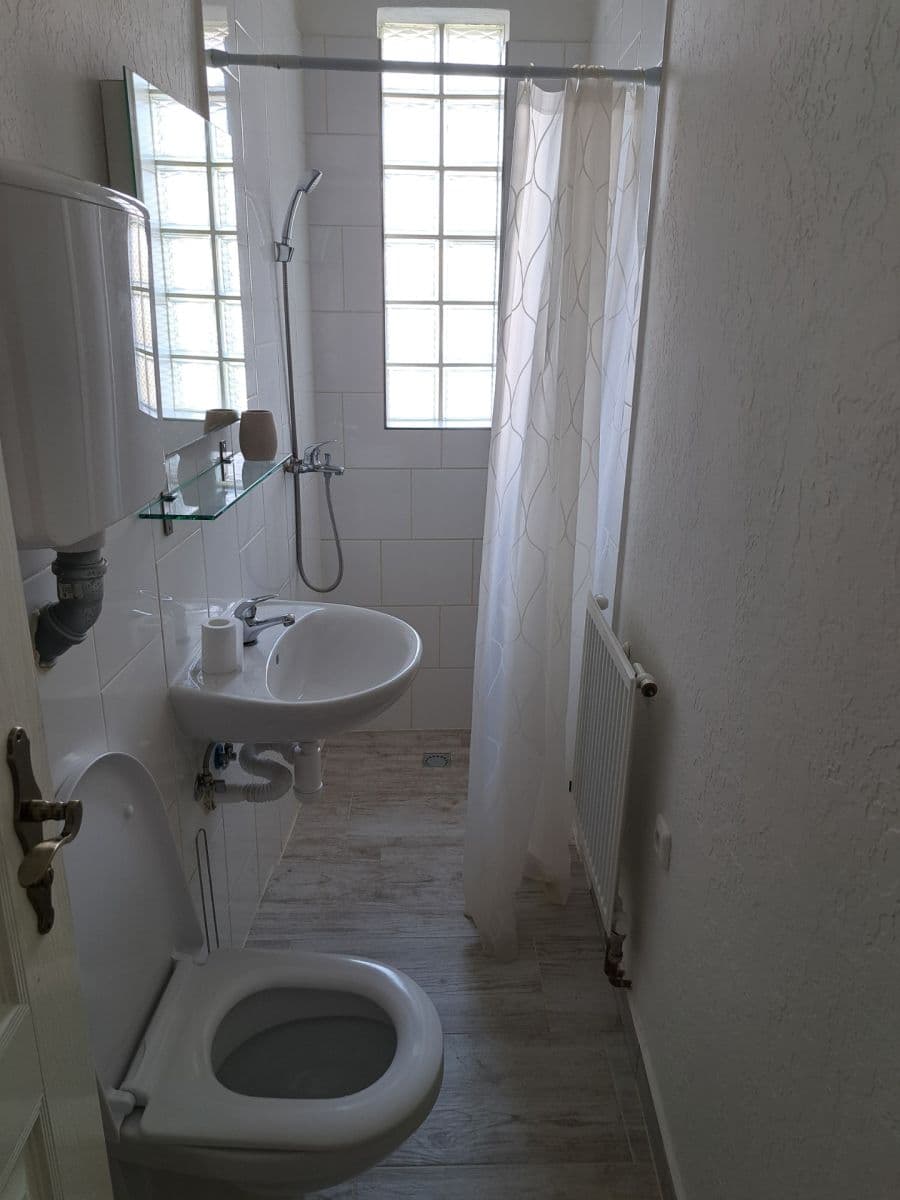 Pronájem bytu 3+1 105 m², Žatecká, Jesenice, Středočeský kraj Pronájem bytu 3+1 105 m², Žatecká, Jesenice, Středočeský kraj