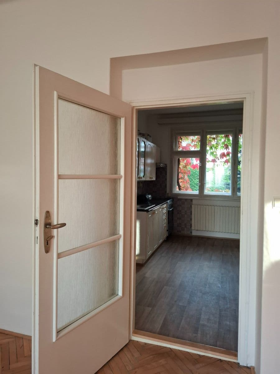 Pronájem bytu 1+1 48 m², Javorová, Praha, Praha Pronájem bytu 1+1 48 m², Javorová, Praha, Praha