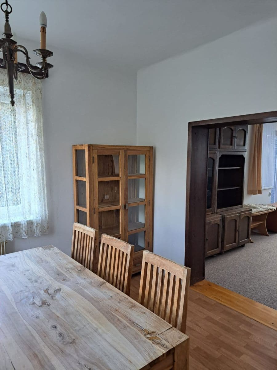 Pronájem bytu 2+1 70 m², Nad Pomníkem, Praha, Praha Pronájem bytu 2+1 70 m², Nad Pomníkem, Praha, Praha