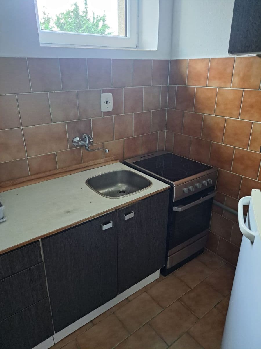 Pronájem bytu 2+1 70 m², Nad Pomníkem, Praha, Praha Pronájem bytu 2+1 70 m², Nad Pomníkem, Praha, Praha