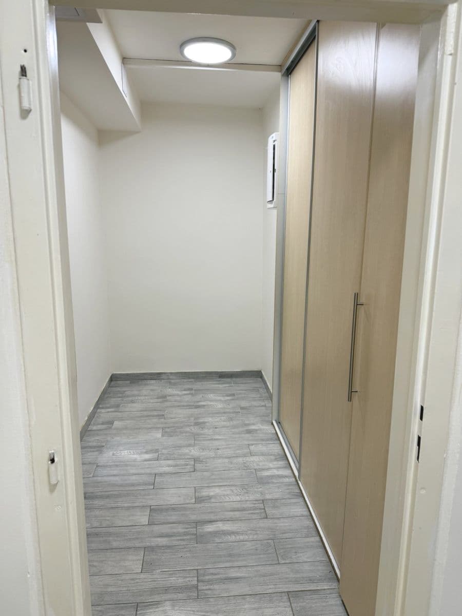 Prodej bytu 2+kk 50 m², Nad Závodištěm, Praha, Praha Prodej bytu 2+kk 50 m², Nad Závodištěm, Praha, Praha