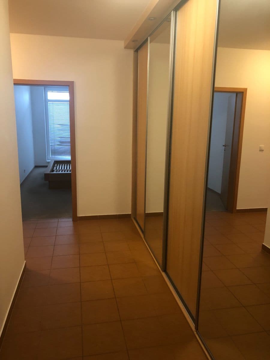 Pronájem bytu 2+kk 62 m², Nad Okrouhlíkem, Praha, Praha Pronájem bytu 2+kk 62 m², Nad Okrouhlíkem, Praha, Praha