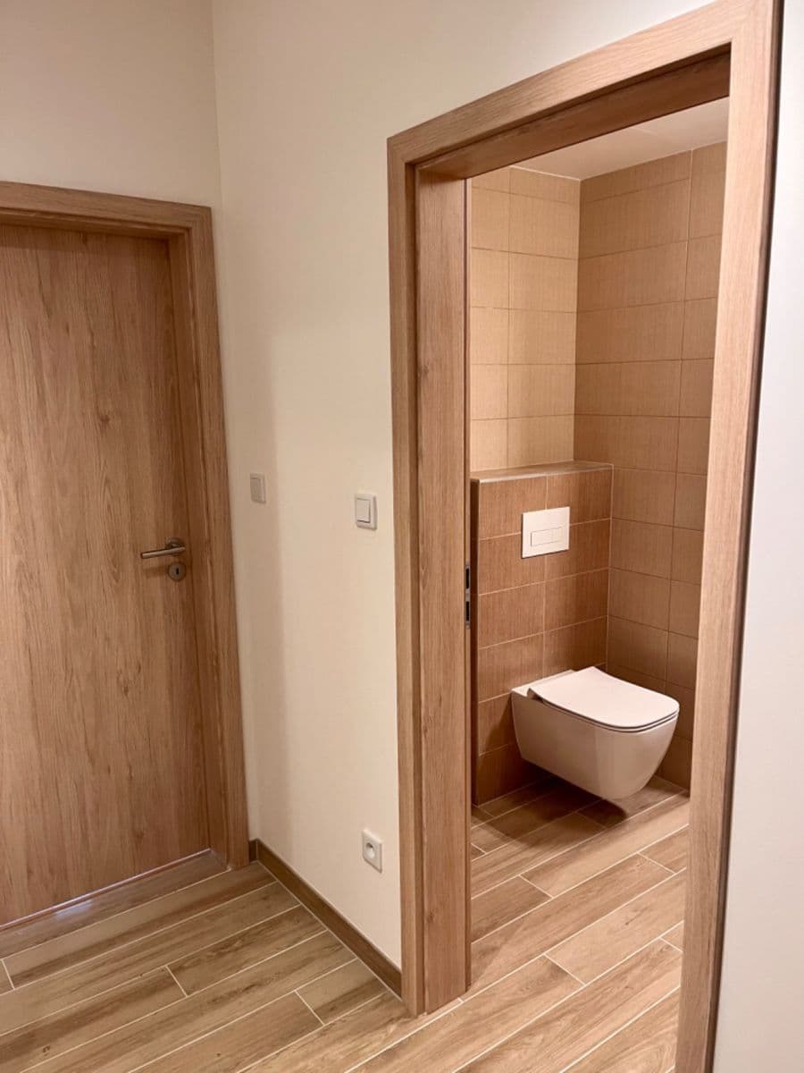 Pronájem bytu 1+kk 36 m², Lázeňská, Slaný, Středočeský kraj Pronájem bytu 1+kk 36 m², Lázeňská, Slaný, Středočeský kraj