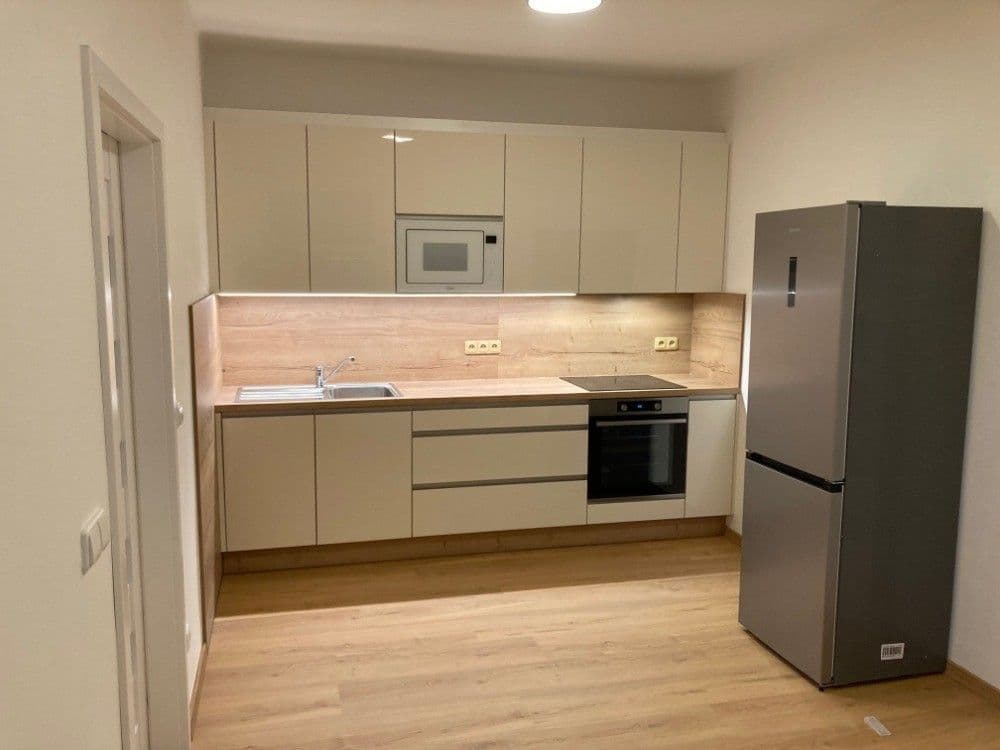 Pronájem bytu 2+kk 50 m², U Jezerky, Praha, Praha Pronájem bytu 2+kk 50 m², U Jezerky, Praha, Praha