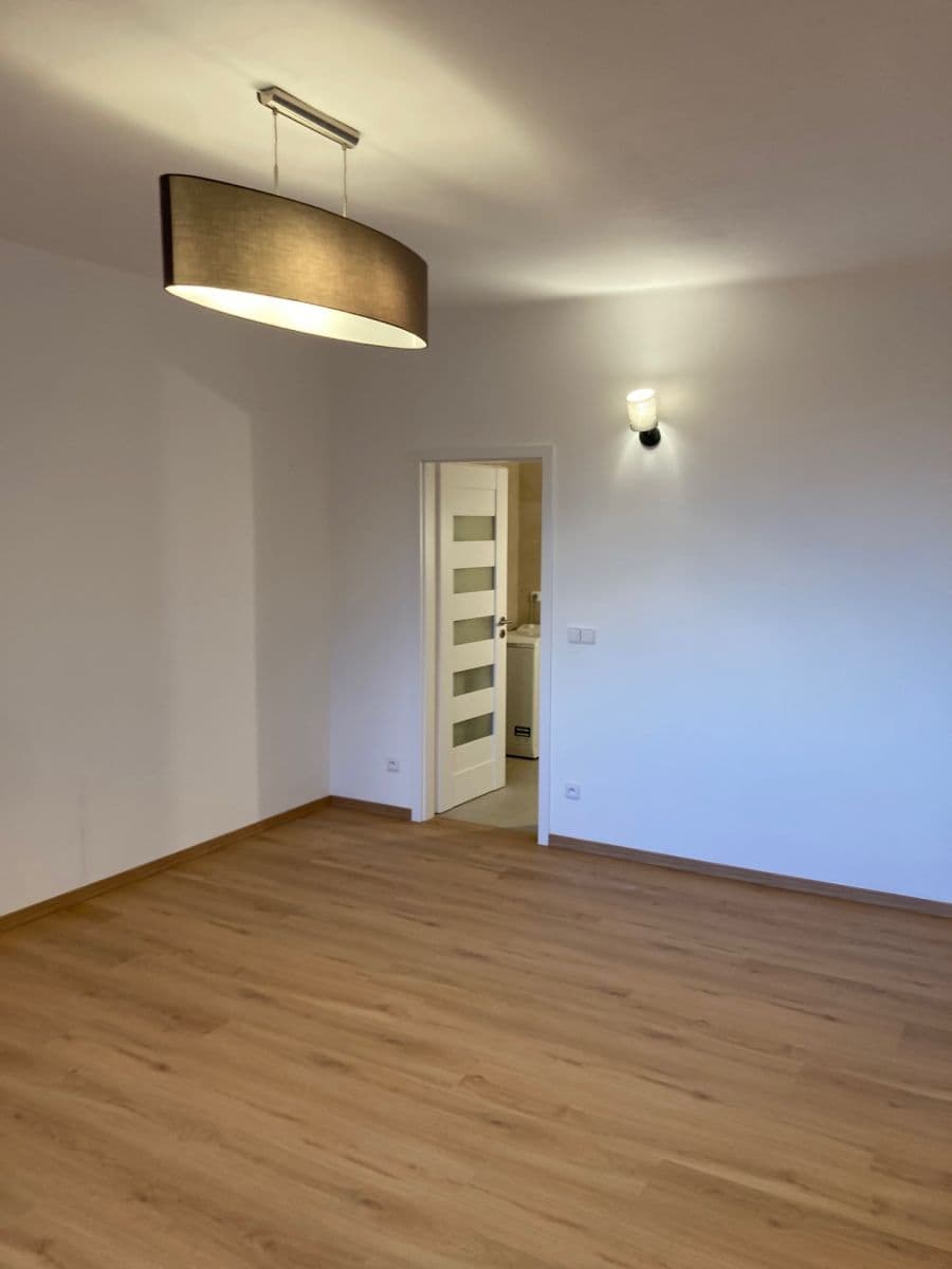 Pronájem bytu 2+kk 50 m², U Jezerky, Praha, Praha Pronájem bytu 2+kk 50 m², U Jezerky, Praha, Praha