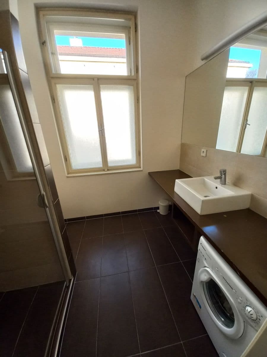 Pronájem bytu 2+kk 48 m², U Božích bojovníků, Praha, Praha Pronájem bytu 2+kk 48 m², U Božích bojovníků, Praha, Praha