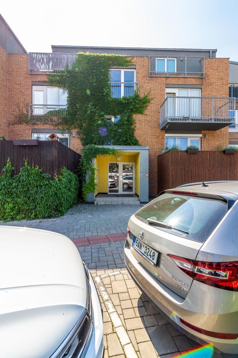 Prodej bytu 2+kk 52 m², Hulanova, Praha, Praha Prodej bytu 2+kk 52 m², Hulanova, Praha, Praha