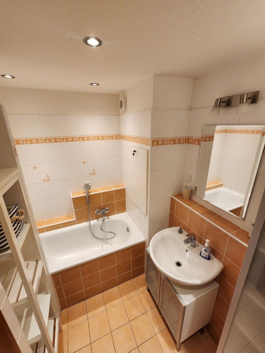 Pronájem bytu 3+1 68 m², K Lipám, Praha, Praha Pronájem bytu 3+1 68 m², K Lipám, Praha, Praha