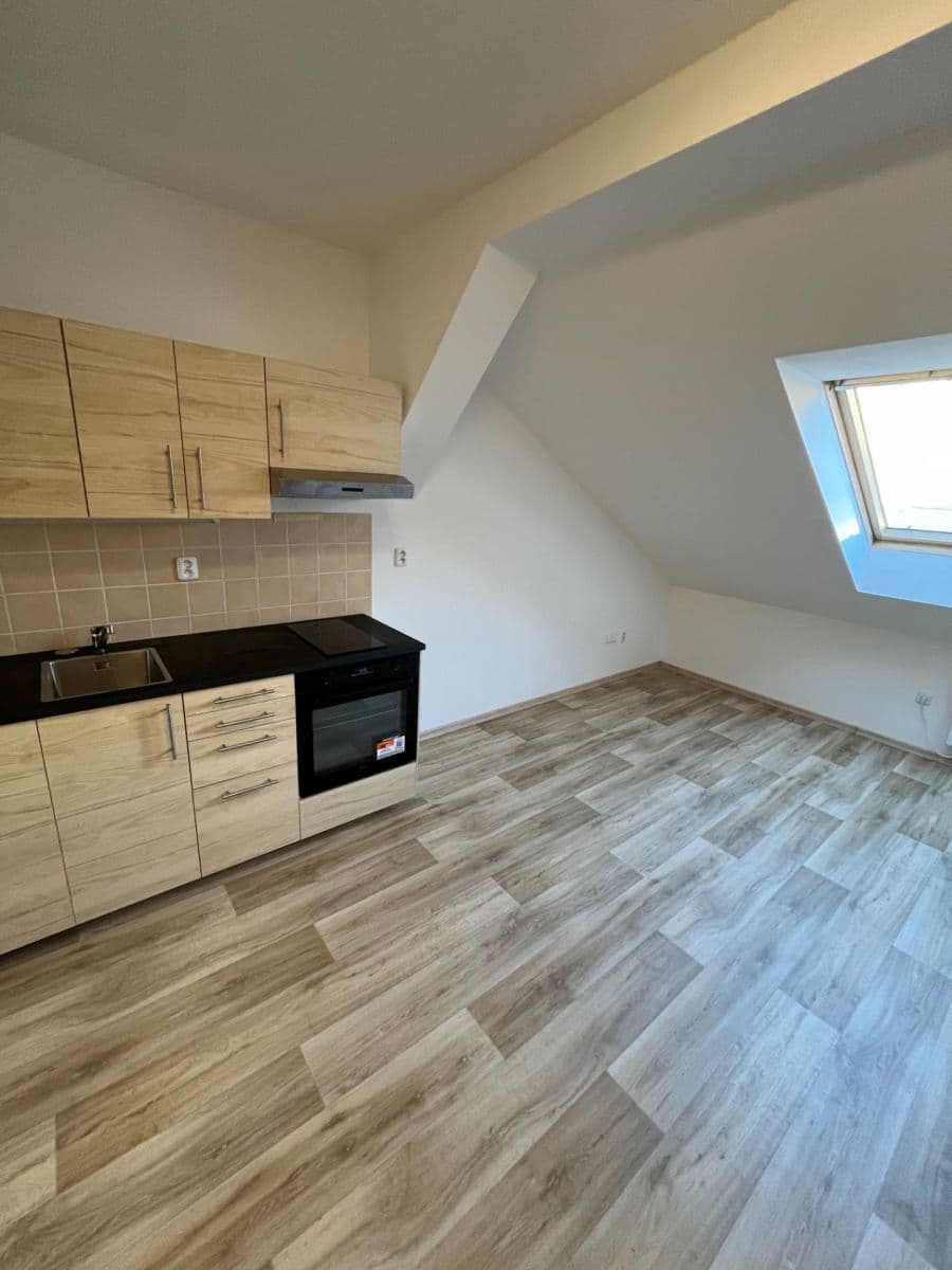 Pronájem bytu 1+kk 34 m², Vlhká, Brno, Jihomoravský kraj Pronájem bytu 1+kk 34 m², Vlhká, Brno, Jihomoravský kraj