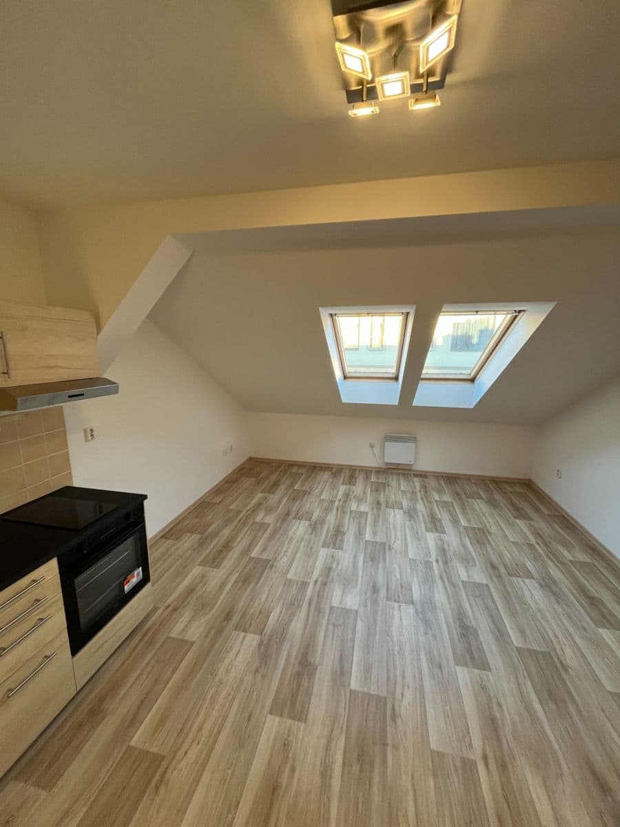 Pronájem bytu 1+kk 34 m², Vlhká, Brno, Jihomoravský kraj Pronájem bytu 1+kk 34 m², Vlhká, Brno, Jihomoravský kraj