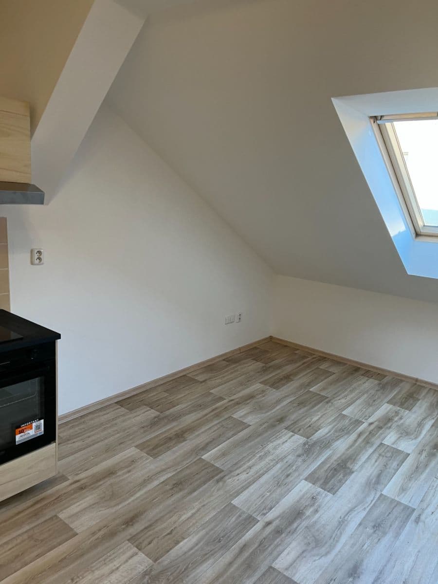 Pronájem bytu 1+kk 34 m², Vlhká, Brno, Jihomoravský kraj Pronájem bytu 1+kk 34 m², Vlhká, Brno, Jihomoravský kraj