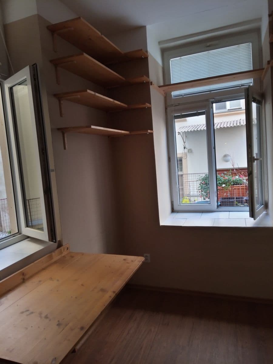 Pronájem bytu 1+kk 14 m², Pekařská, Olomouc, Olomoucký kraj Pronájem bytu 1+kk 14 m², Pekařská, Olomouc, Olomoucký kraj