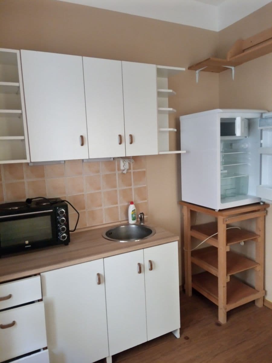 Pronájem bytu 1+kk 14 m², Pekařská, Olomouc, Olomoucký kraj Pronájem bytu 1+kk 14 m², Pekařská, Olomouc, Olomoucký kraj