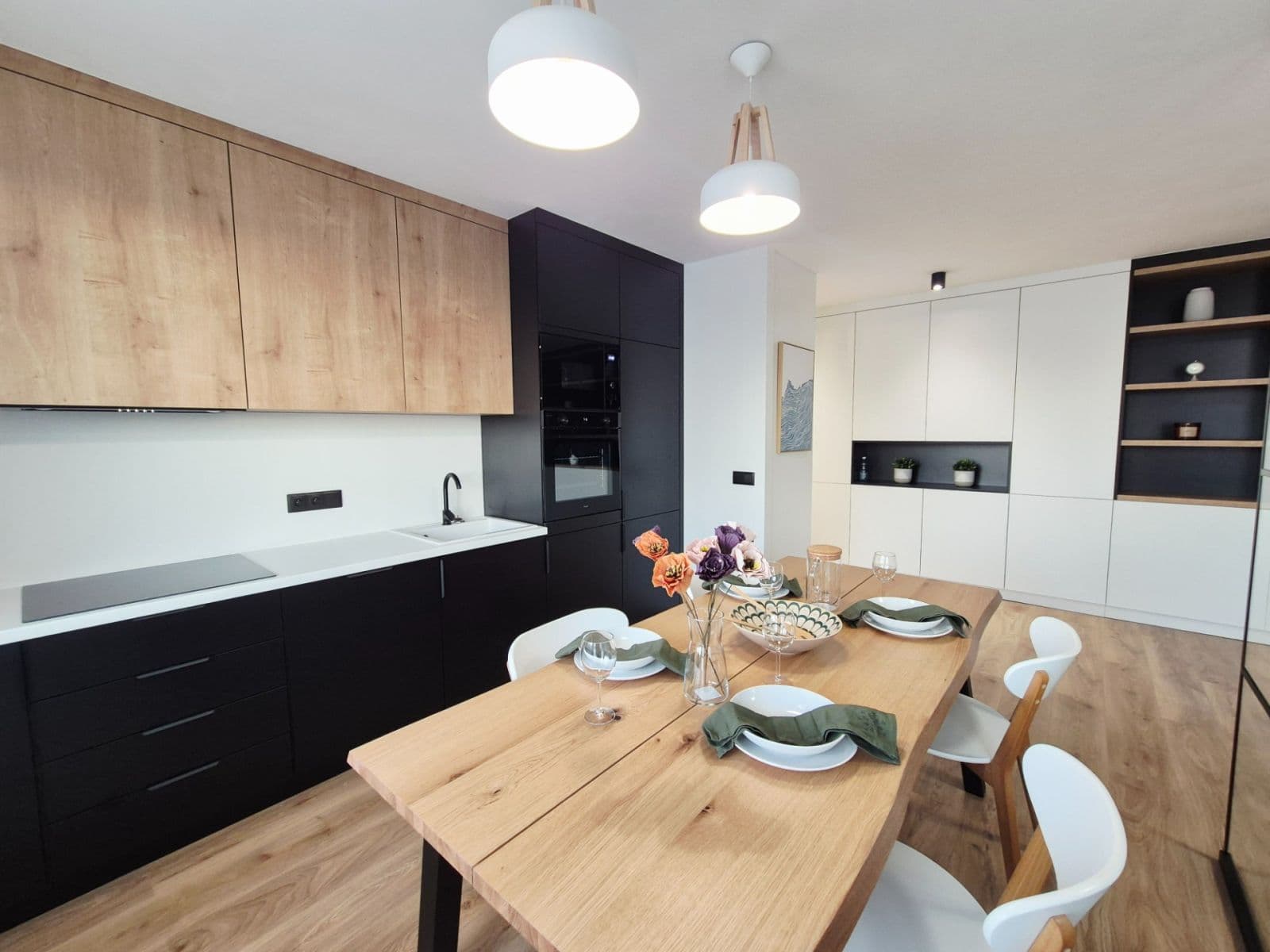 Prodej bytu 3+kk 80 m², nábřeží Závodu míru, Pardubice, Pardubický kraj Prodej bytu 3+kk 80 m², nábřeží Závodu míru, Pardubice, Pardubický kraj