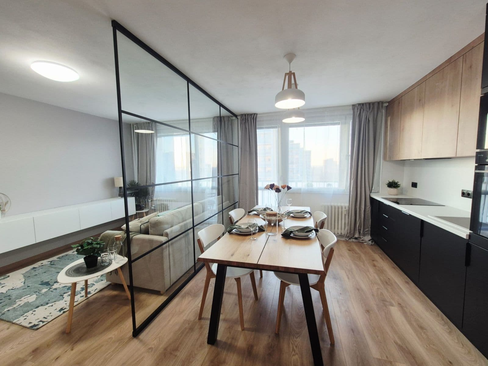 Prodej bytu 3+kk 80 m², nábřeží Závodu míru, Pardubice, Pardubický kraj Prodej bytu 3+kk 80 m², nábřeží Závodu míru, Pardubice, Pardubický kraj