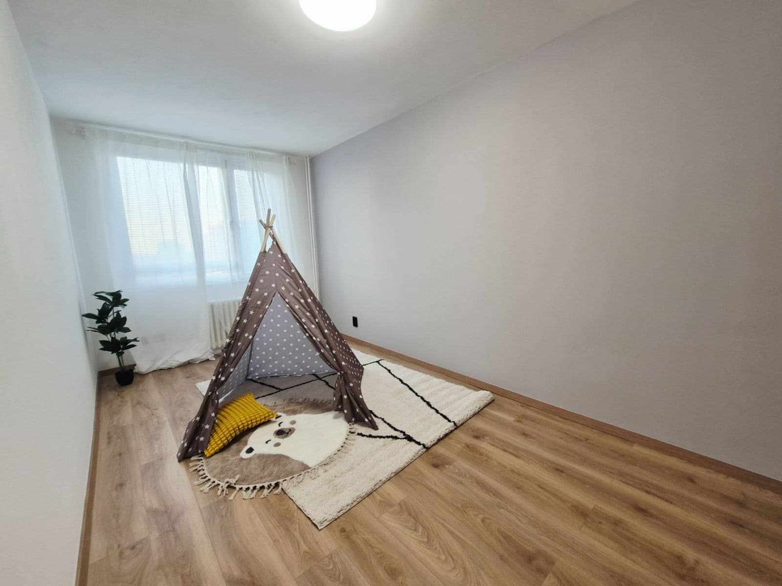 Prodej bytu 3+kk 80 m², nábřeží Závodu míru, Pardubice, Pardubický kraj Prodej bytu 3+kk 80 m², nábřeží Závodu míru, Pardubice, Pardubický kraj