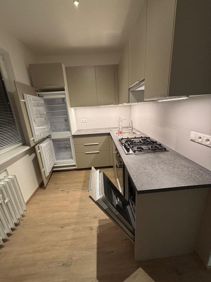 Pronájem bytu 2+1 55 m², U Krbu, Praha, Praha Pronájem bytu 2+1 55 m², U Krbu, Praha, Praha