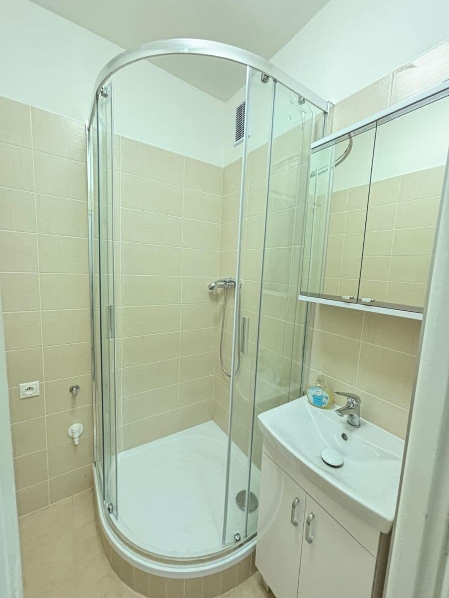 Pronájem bytu 2+1 55 m², U Krbu, Praha, Praha Pronájem bytu 2+1 55 m², U Krbu, Praha, Praha