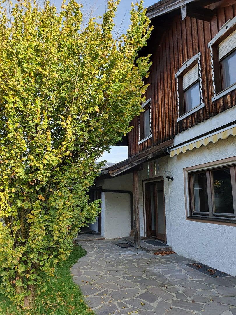 Prodej domu 130 m², pozemek 320 m², St. Georgen Traunreut, Bavorsko Prodej domu 130 m², pozemek 320 m², St. Georgen Traunreut, Bavorsko