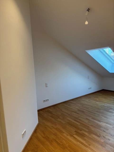 Pronájem bytu 5+1 189 m², München, Bavorsko Pronájem bytu 5+1 189 m², München, Bavorsko