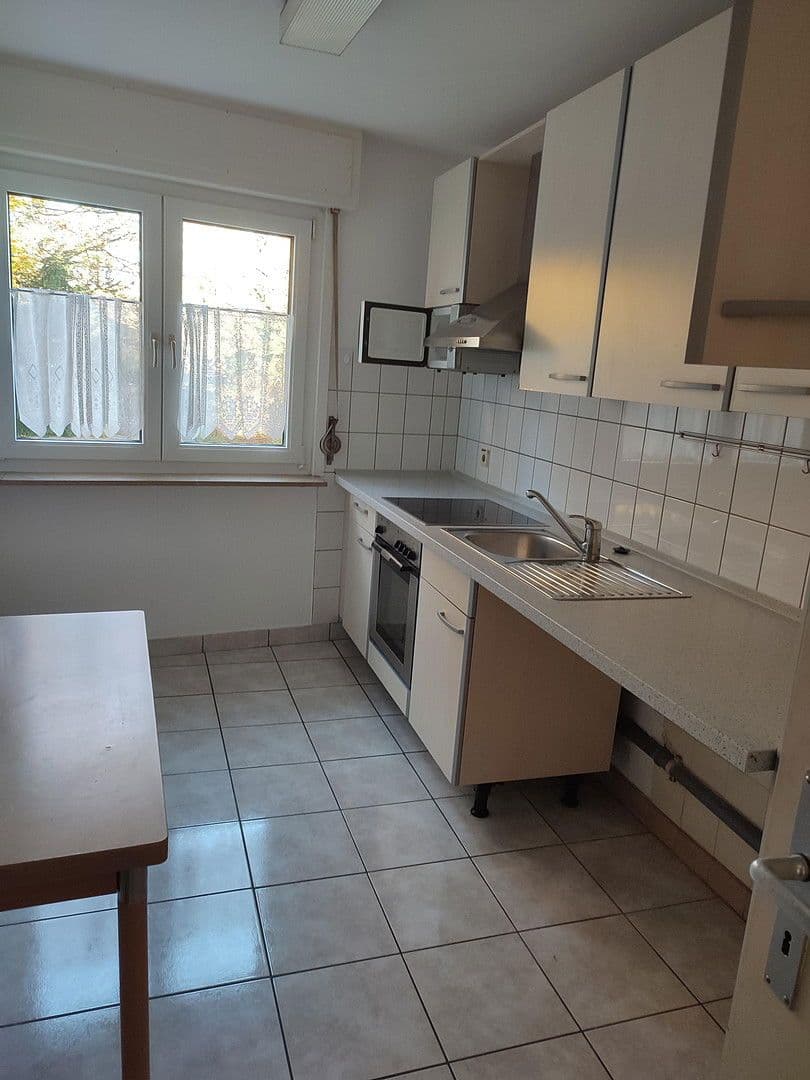 Pronájem bytu 2+1 80 m², Reutlingen, Bádensko-Württembersko Pronájem bytu 2+1 80 m², Reutlingen, Bádensko-Württembersko