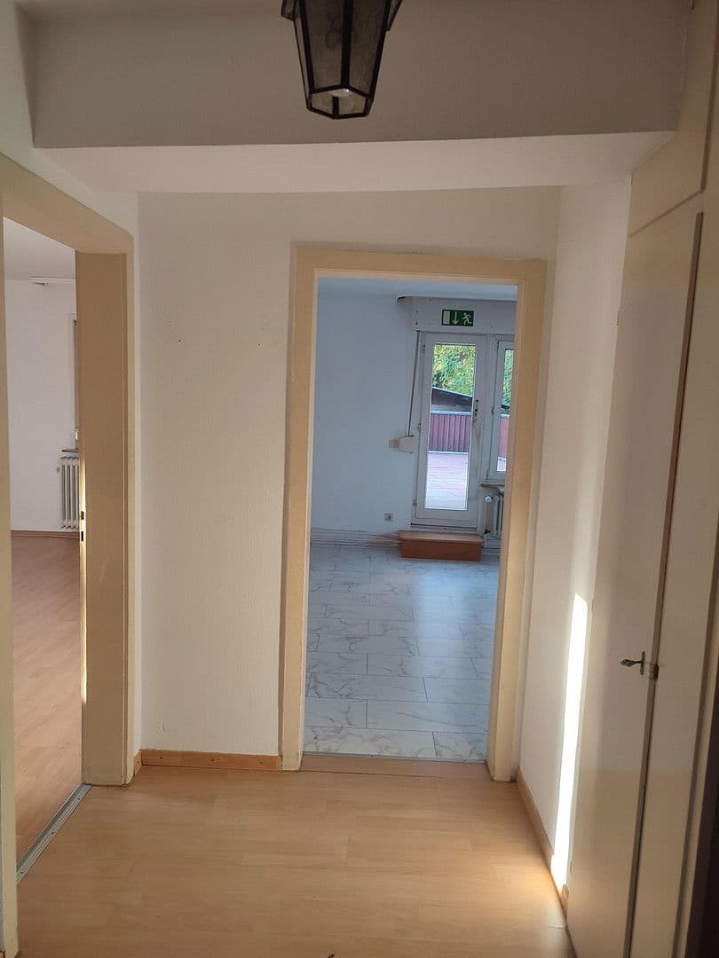 Pronájem bytu 2+1 80 m², Reutlingen, Bádensko-Württembersko Pronájem bytu 2+1 80 m², Reutlingen, Bádensko-Württembersko