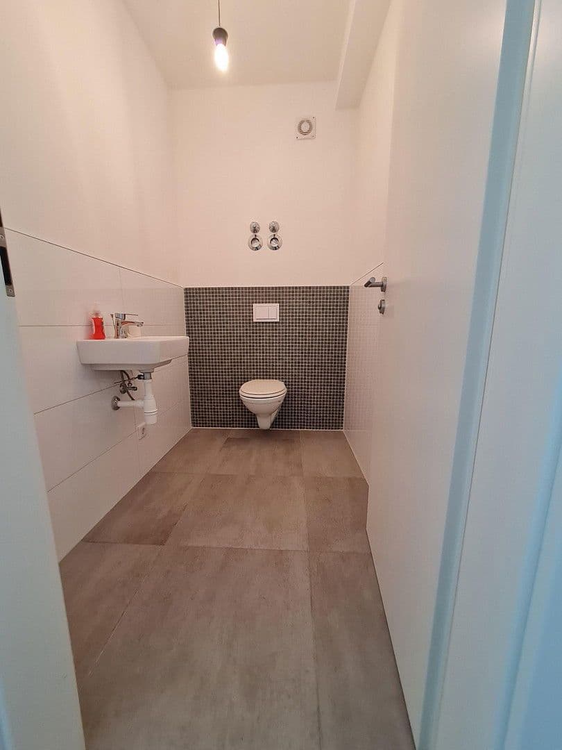 Pronájem bytu 3+1 93 m², Henriettenstr. 2a, Essen, Severní Porýní-Vestfálsko Pronájem bytu 3+1 93 m², Henriettenstr. 2a, Essen, Severní Porýní-Vestfálsko