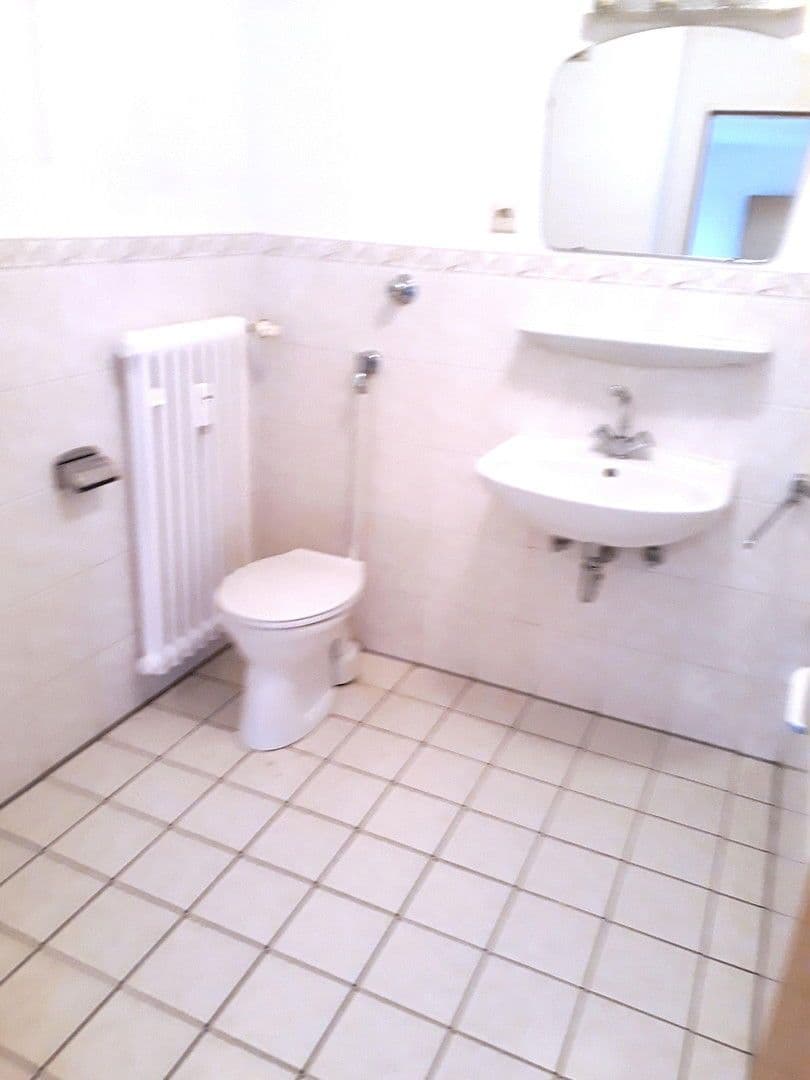 Pronájem bytu 3+1 86 m², Ludwigshafen am Rhein, Porýní-Falc Pronájem bytu 3+1 86 m², Ludwigshafen am Rhein, Porýní-Falc